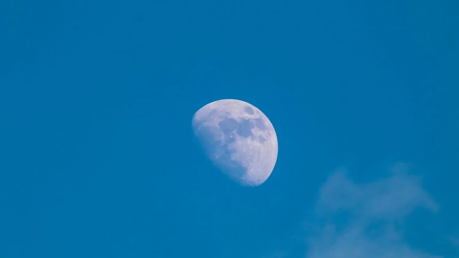 Moonology: Puterea Lunii îți poate schimba viața