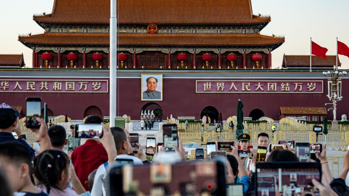 Chinezii își vând afacerile din străinătate: Taxes!