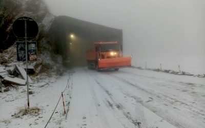 Transfăgărășanul sub zăpadă: Avertisment pentru șoferi